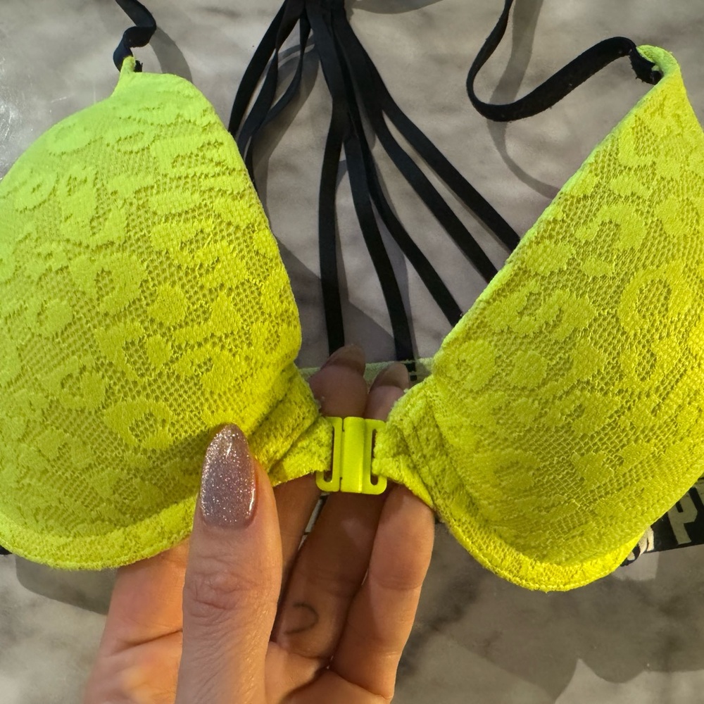 Lace Push-Up Bra in Neon Yellow